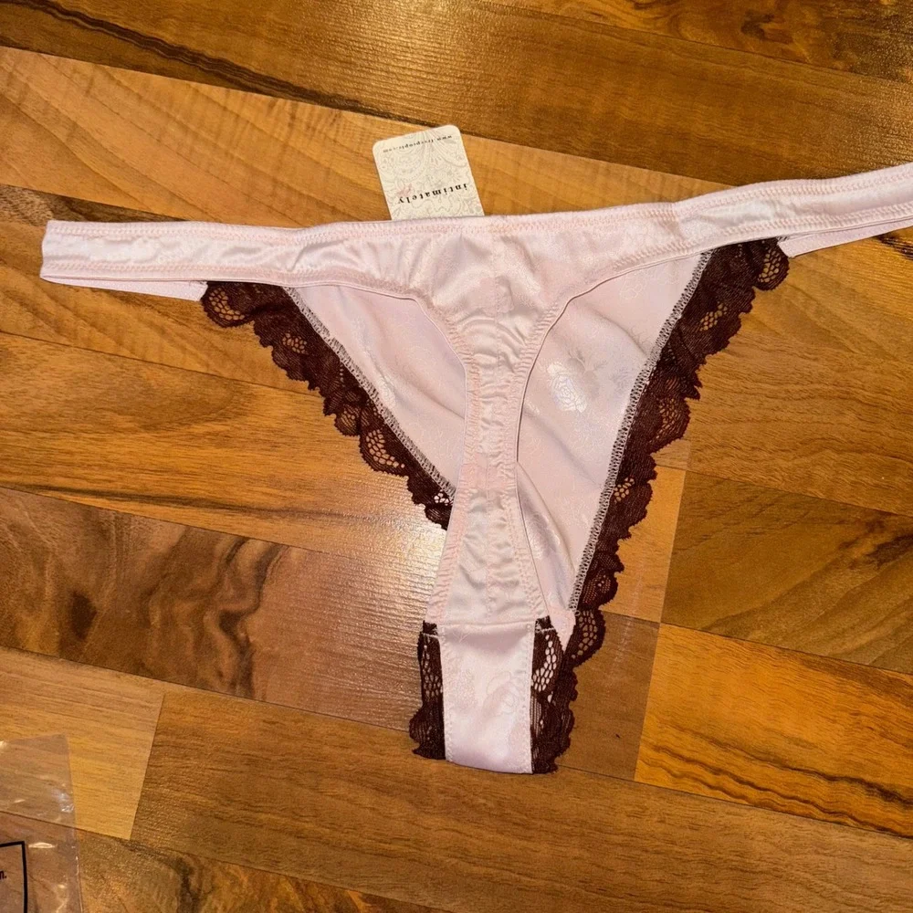 Intimately Free People Thong Panty L Mauve‎ Chai Chocolate Lace Floral NWT lace